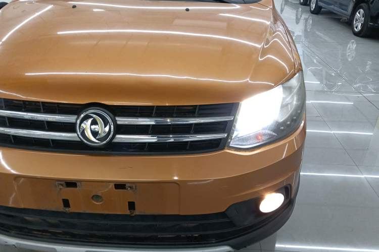 Used Dongfeng Fengon 360 2015 1.5L Manual Luxury 7-Seater China IV Standard Left Front Headlight