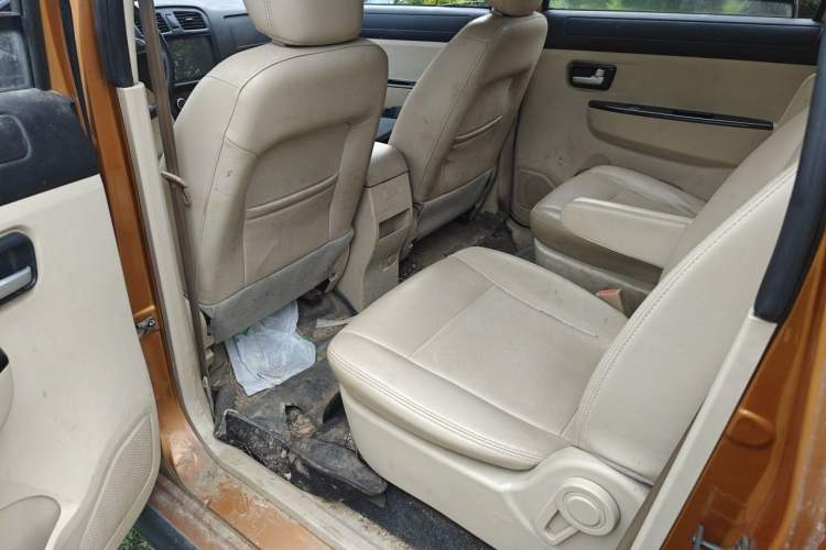 Used Dongfeng Fengon 360 2015 1.5L Manual Comfort II 7-Seater Left Rear Seat
