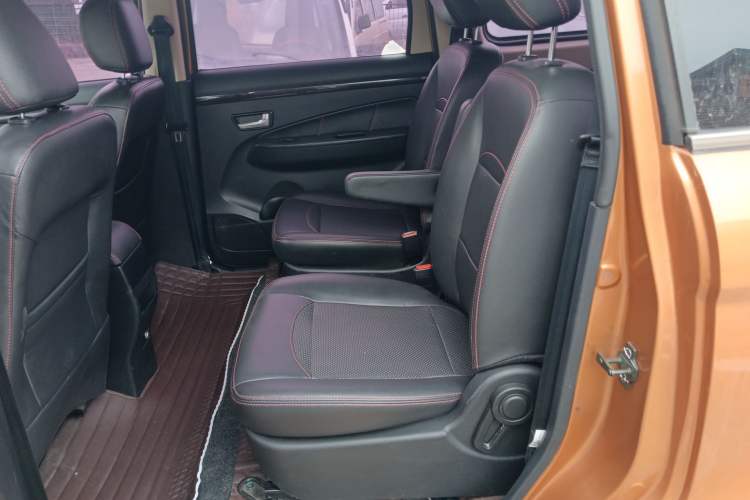 Used Dongfeng Fengon 360 2015 1.5L Manual Luxury 7-Seater China IV Standard Left Rear Seat