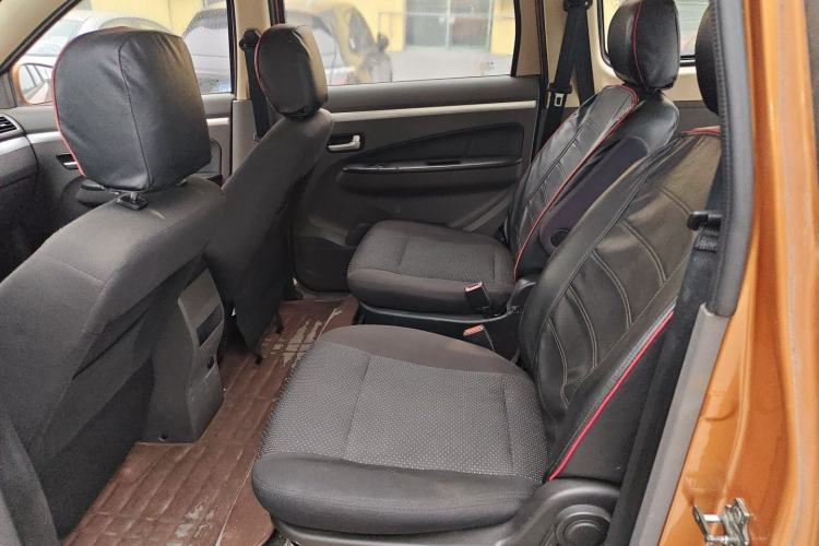 Used Dongfeng Fengon 360 2015 1.5L Manual Comfort 7-Seater National Emission Standard V Left Rear Seat
