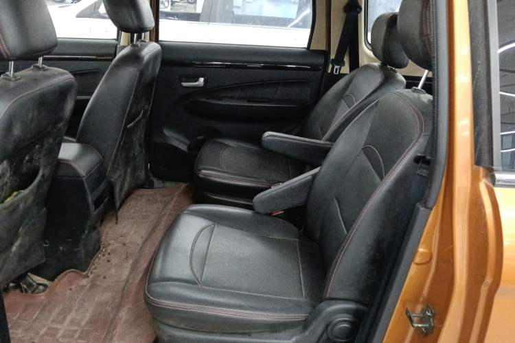 Used Dongfeng Fengon 360 2015 1.5L Manual Luxury 7-Seater China IV Standard Left Rear Seat
