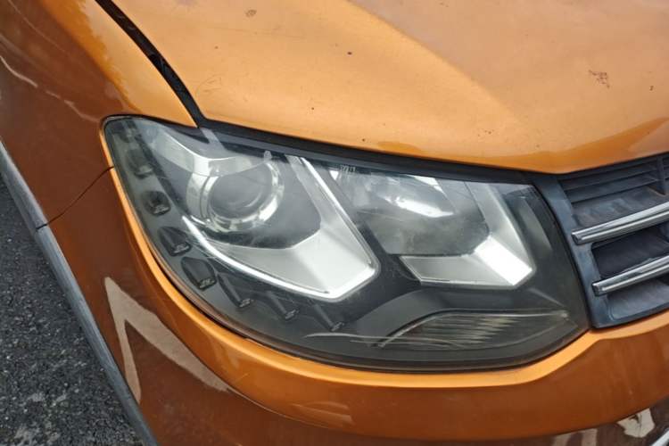 Used Dongfeng Fengon 360 2015 1.5L Manual Luxury 7-Seater China IV Standard Right Front Headlight