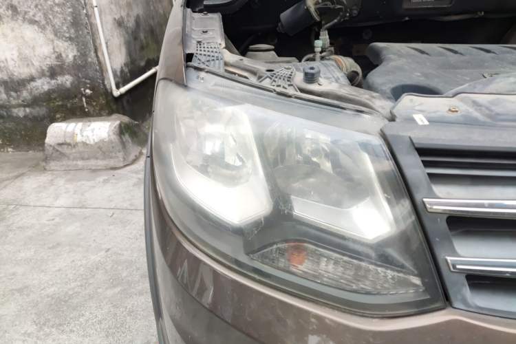 Used Dongfeng Fengon 360 2015 1.5L Manual Comfort II 7-Seater Right Front Headlight