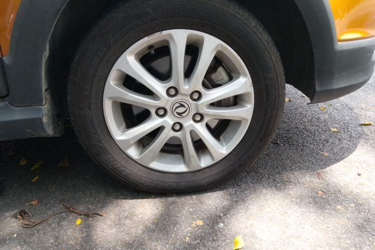 Used Dongfeng Fengon 360 2015 1.5L Manual Luxury 7-Seater China V Emission Standard Right Front Wheel Hub