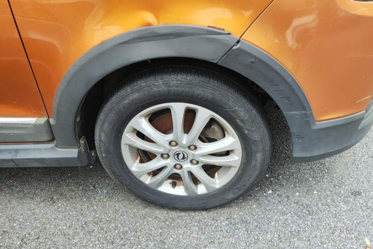 Used Dongfeng Fengon 360 2015 1.5L Manual Luxury 7-Seater China IV Standard Right Front Wheel Hub