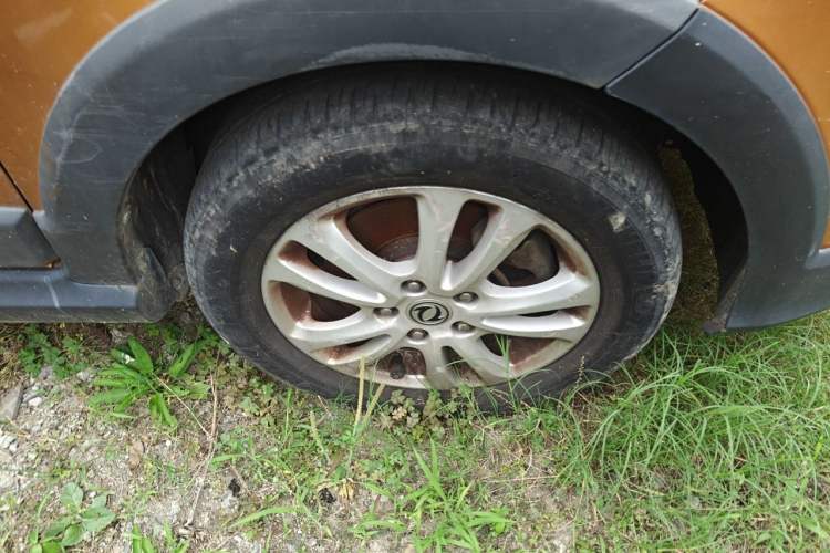 Used Dongfeng Fengon 360 2015 1.5L Manual Comfort II 7-Seater Right Front Wheel Hub