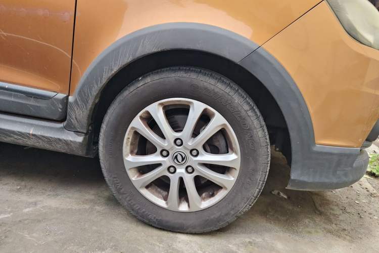 Used Dongfeng Fengon 360 2015 1.5L Manual Comfort 7-Seater National Emission Standard V Right Front Wheel Hub