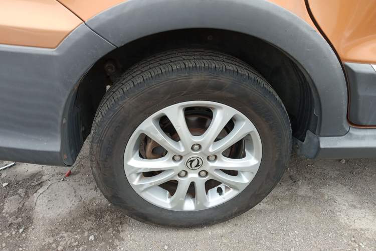 Used Dongfeng Fengon 360 2015 1.5L Manual Luxury 7-Seater China IV Standard Right Rear Wheel Hub