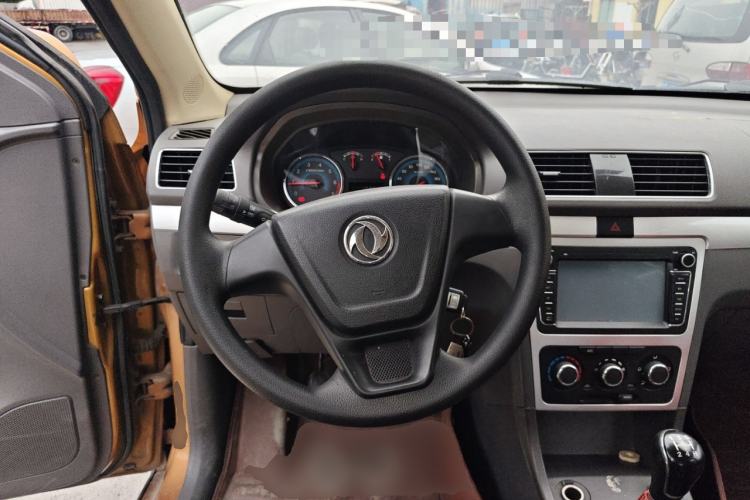 Used Dongfeng Fengon 360 2015 1.5L Manual Comfort 7-Seater National Emission Standard V Steering Wheel