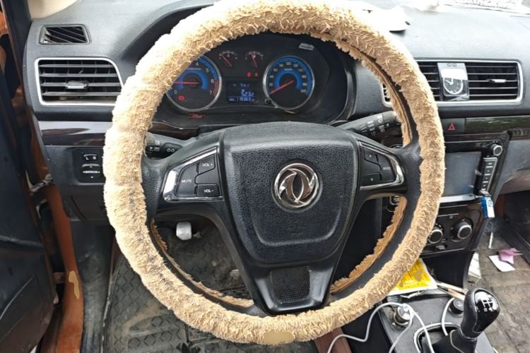 Used Dongfeng Fengon 360 2015 1.5L Manual Luxury 7-Seater China IV Standard Steering Wheel