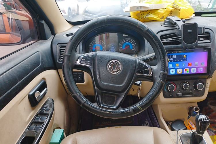 Used Dongfeng Fengon 360 2015 1.5L Manual Comfort II 7-Seater Steering Wheel
