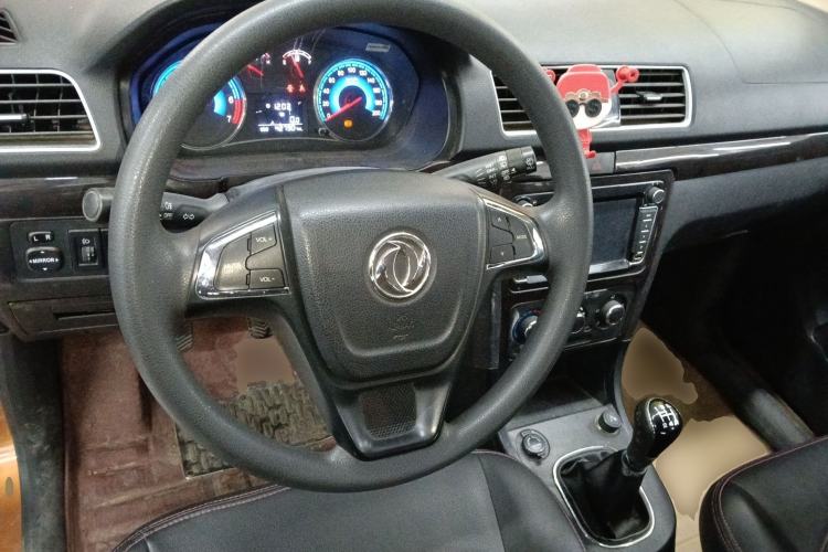 Used Dongfeng Fengon 360 2015 1.5L Manual Luxury 7-Seater China IV Standard Steering Wheel