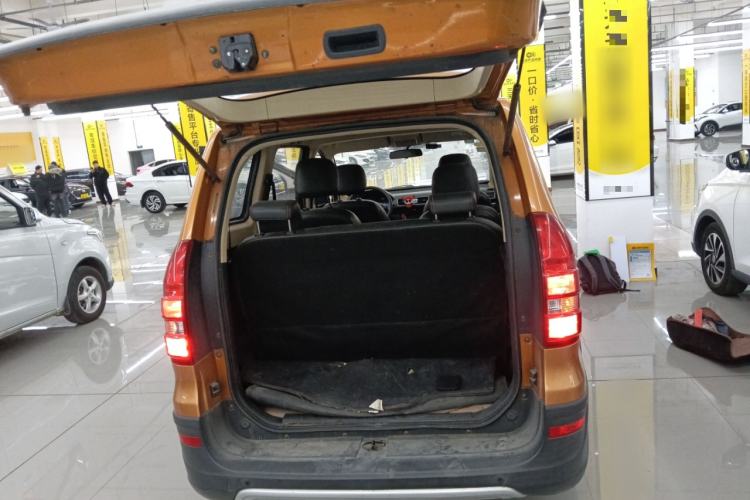 Used Dongfeng Fengon 360 2015 1.5L Manual Luxury 7-Seater China IV Standard Trunk
