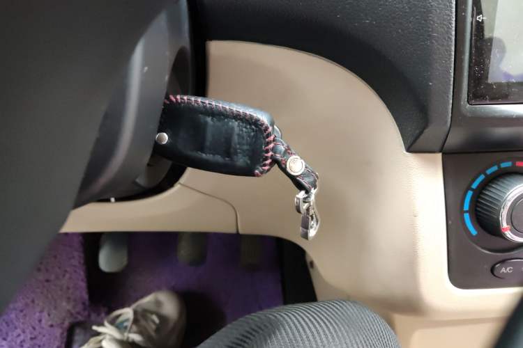 Used Dongfeng Fengon 360 2015 1.5L Manual Comfort II 7-Seater Vehicle Key