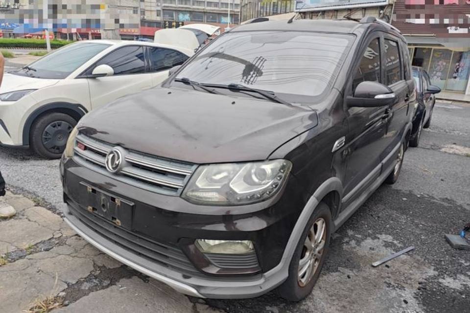 Dongfeng Fengon 370 2016