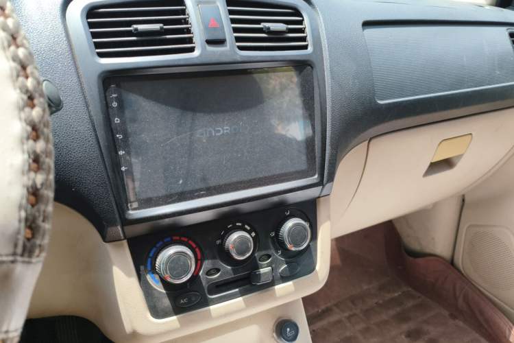 Used Dongfeng Fengon 370 2016 1.5L Manual Standard Edition SFG15-05 7 Seats Audio And AC Panel