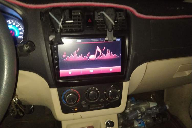 Used Dongfeng Fengon 370 2016 1.5L Manual Standard Edition SFG15-05 7 Seats Audio And AC Panel
