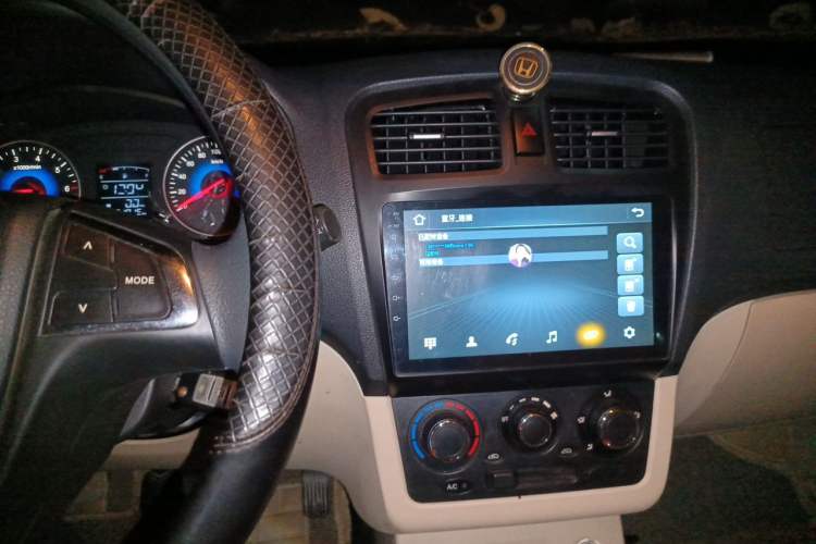 Used Dongfeng Fengon 370 2016 1.5L Manual Standard Edition SFG15-05 7 Seats Audio And AC Panel