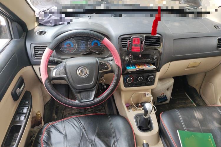 Used Dongfeng Fengon 370 2016 1.5L Manual Comfort Model 5 Seats Center Console