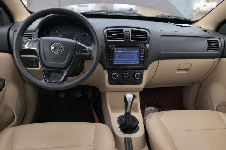 Used Dongfeng Fengon 370 2016 1.5L Manual Elite Home Edition 5 Seats Center Console