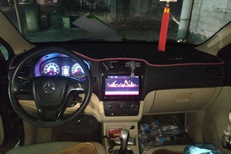Used Dongfeng Fengon 370 2016 1.5L Manual Standard Edition SFG15-05 7 Seats Center Console