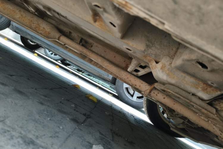 Used Dongfeng Fengon 370 2016 1.5L Manual Standard Edition SFG15-05 7 Seats Chassis Front Right