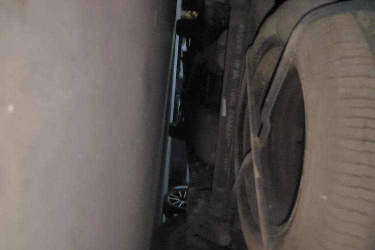 Used Dongfeng Fengon 370 2016 1.5L Manual Comfort 7-Seater Chassis Rear
