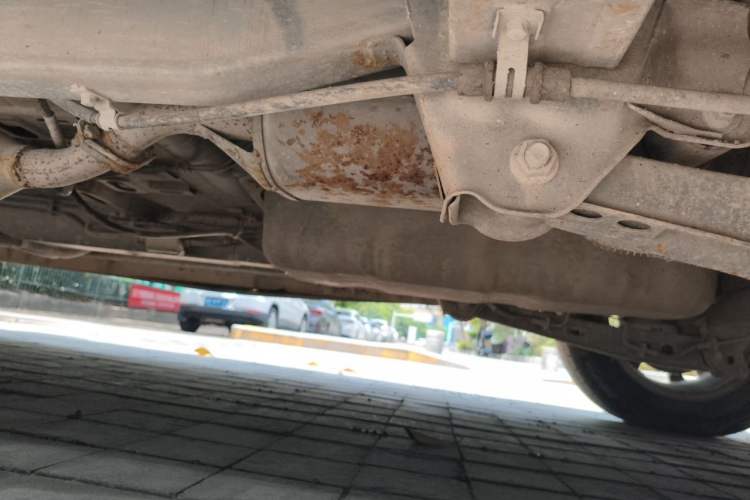 Used Dongfeng Fengon 370 2016 1.5L Manual Standard Edition SFG15-05 7 Seats Chassis Rear Left