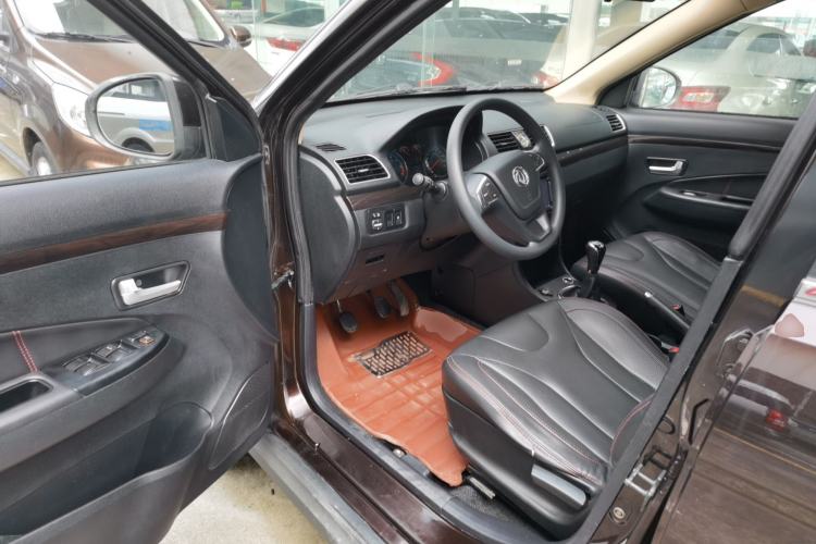 Used Dongfeng Fengon 370 2016 1.5L Manual Elite Travel Edition 7 Seats Driver Seat
