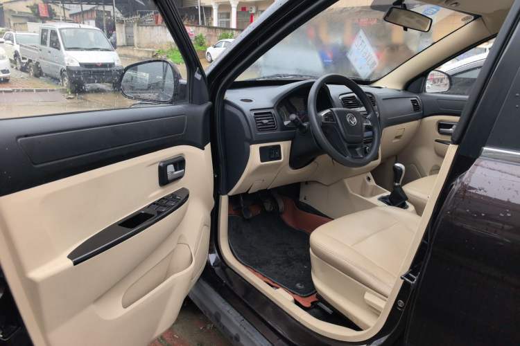 Used Dongfeng Fengon 370 2016 1.5L Manual Elite Home Edition 5 Seats Driver Seat