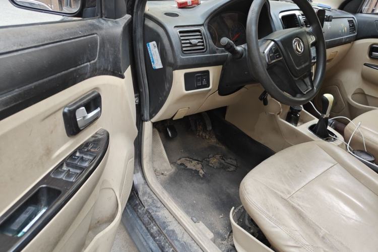 Used Dongfeng Fengon 370 2016 1.5L Manual Comfort 7-Seater Driver Seat