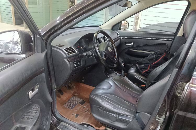 Used Dongfeng Fengon 370 2016 1.5L Manual Luxury 7-Seater Driver Seat
