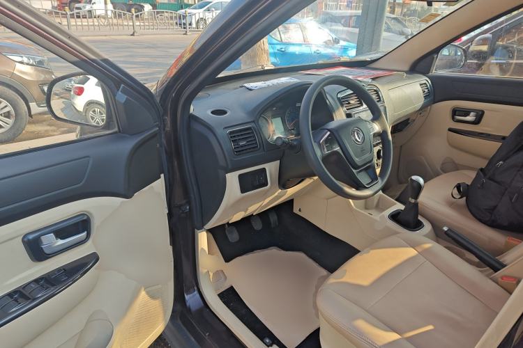 Used Dongfeng Fengon 370 2016 1.5L Manual Standard Edition SFG15-05 7 Seats Driver Seat