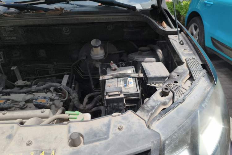 Used Dongfeng Fengon 370 2016 1.5L Manual Standard Edition SFG15-05 7 Seats Engine Bay Left
