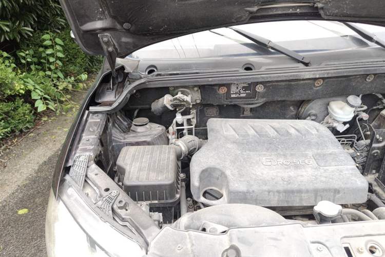 Used Dongfeng Fengon 370 2016 1.5L Manual Standard Edition SFG15-02 7 Seats Engine Bay Right