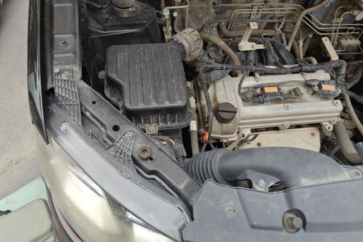 Used Dongfeng Fengon 370 2016 1.5L Manual Comfort 7-Seater Engine Bay Right
