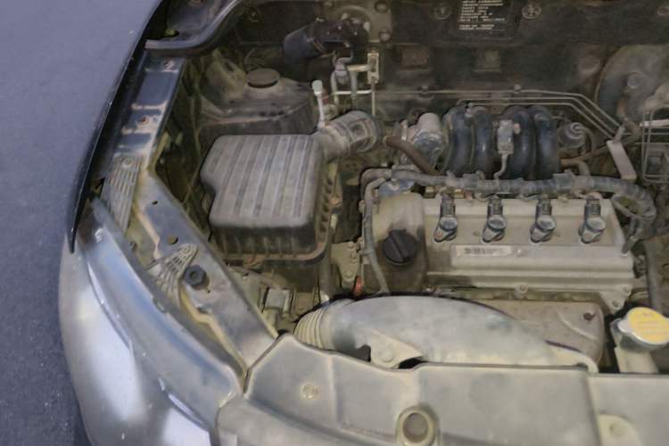 Used Dongfeng Fengon 370 2016 1.5L Manual Elite Home Edition 7-Seater Engine Bay Right