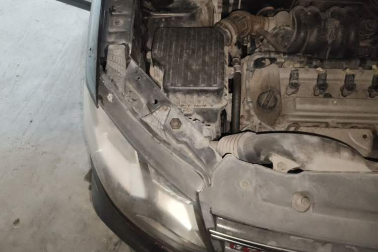 Used Dongfeng Fengon 370 2016 1.5L Manual Standard Edition SFG15-02 7 Seats Engine Bay Right