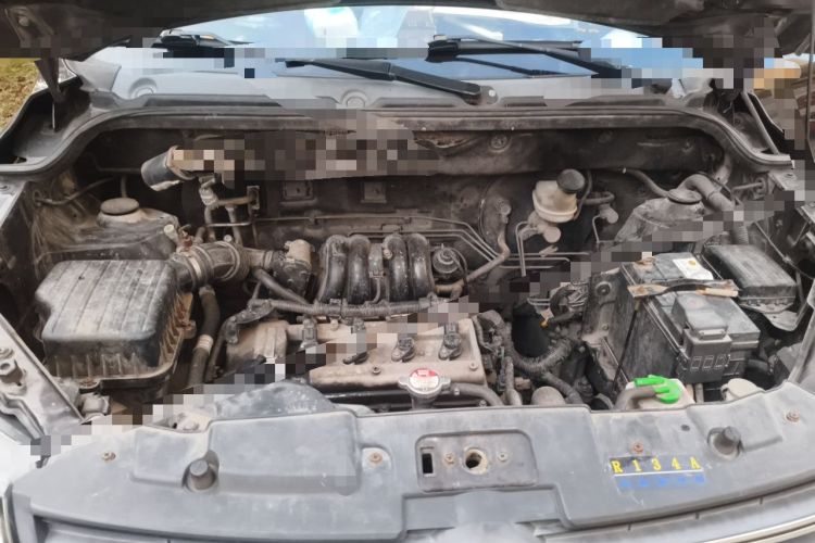 Used Dongfeng Fengon 370 2016 1.5L Manual Standard Model II 7 Seats Engine Bay