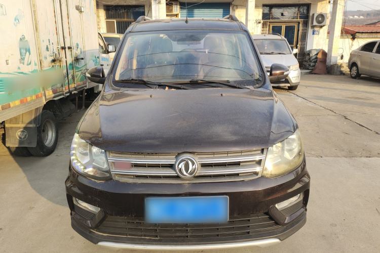 Used Dongfeng Fengon 370 2016 1.5L Manual Luxury Version SFG15-02 7 Seats Exterior 1