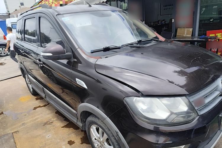 Used Dongfeng Fengon 370 2016 1.5L Manual Elite Home Edition 7-Seater Exterior 1