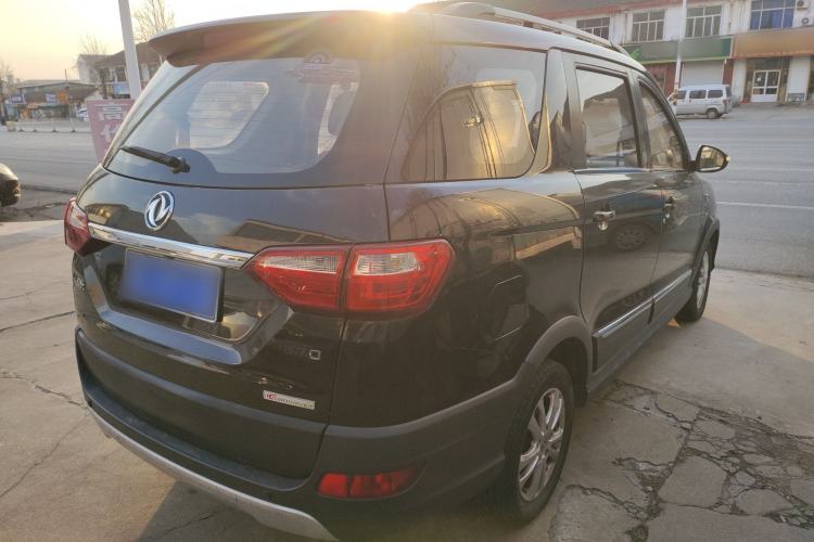 Used Dongfeng Fengon 370 2016 1.5L Manual Luxury Version SFG15-02 7 Seats Exterior 5