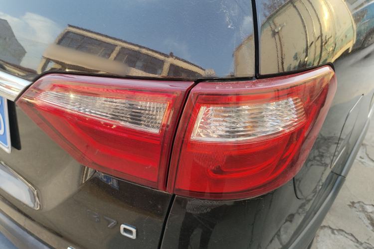 Used Dongfeng Fengon 370 2016 1.5L Manual Luxury Version SFG15-02 7 Seats Exterior 6
