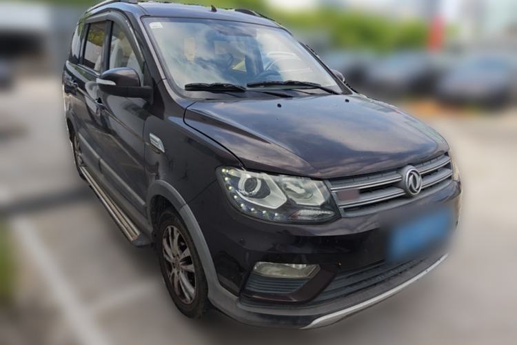 Used Dongfeng Fengon 370 2016 1.5L Manual Luxury 7-Seater Front Right 45 Deg