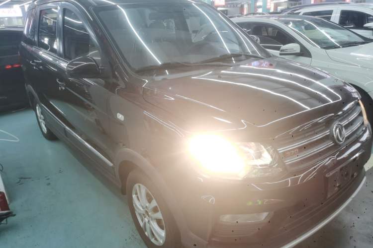 Used Dongfeng Fengon 370 2016 1.5L Manual Standard Edition SFG15-05 7 Seats Front Right 45 Deg