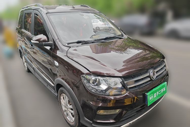 Used Dongfeng Fengon 370 2016 1.5L Manual Luxury Version SFG15-05 7 Seats Front Right 45 Deg