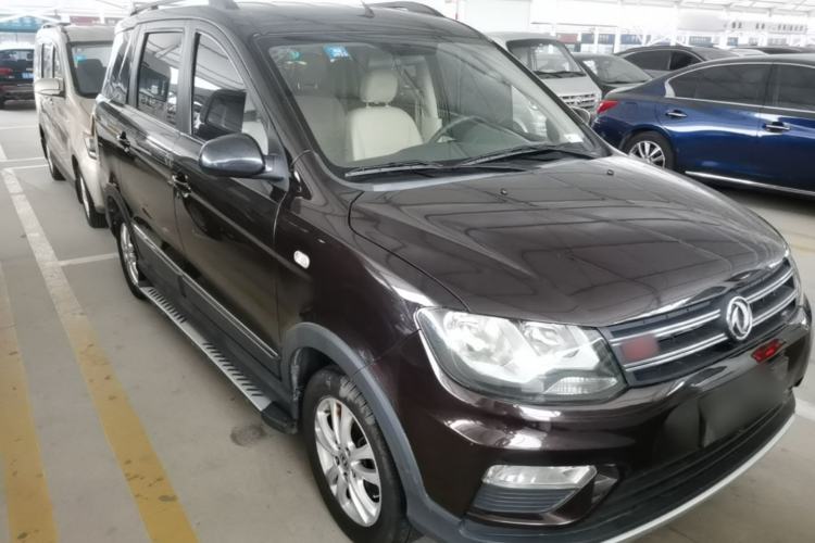 Used Dongfeng Fengon 370 2016 1.5L Manual Standard Edition SFG15-05 7 Seats Front Right 45 Deg
