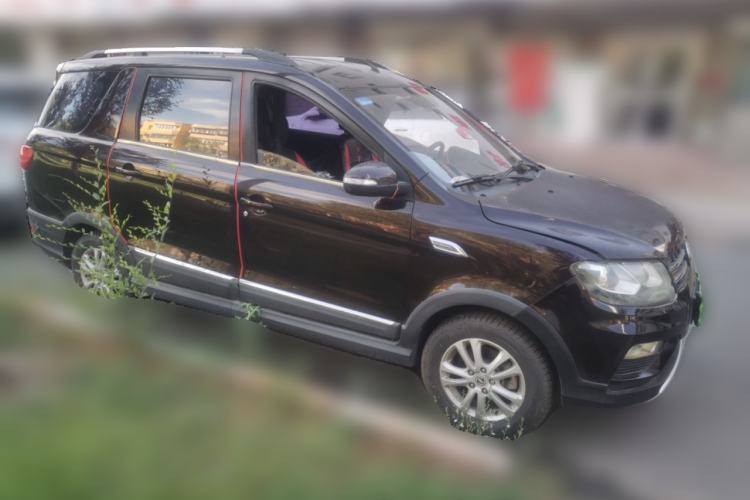 Used Dongfeng Fengon 370 2016 1.5L Manual Luxury Version SFG15-02 5 Seats Front Right 45 Deg
