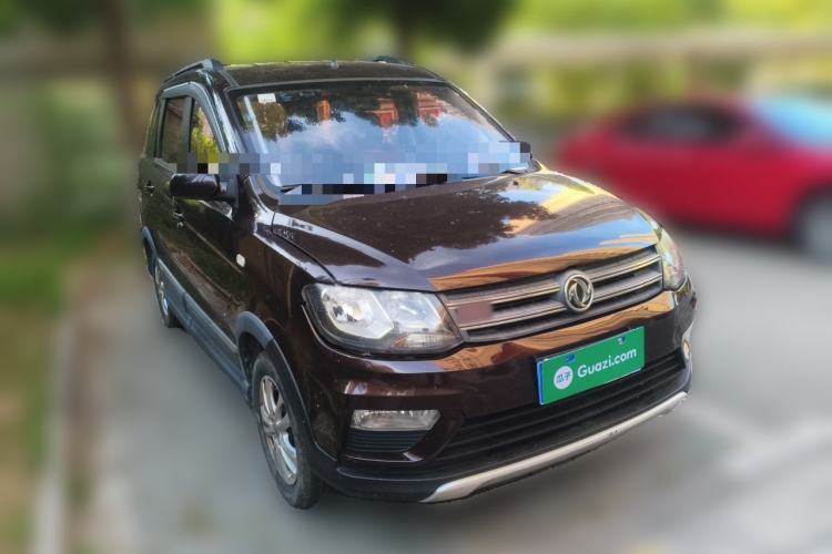 Used Dongfeng Fengon 370 2016 1.5L Manual Standard Model II 7 Seats Front Right 45 Deg