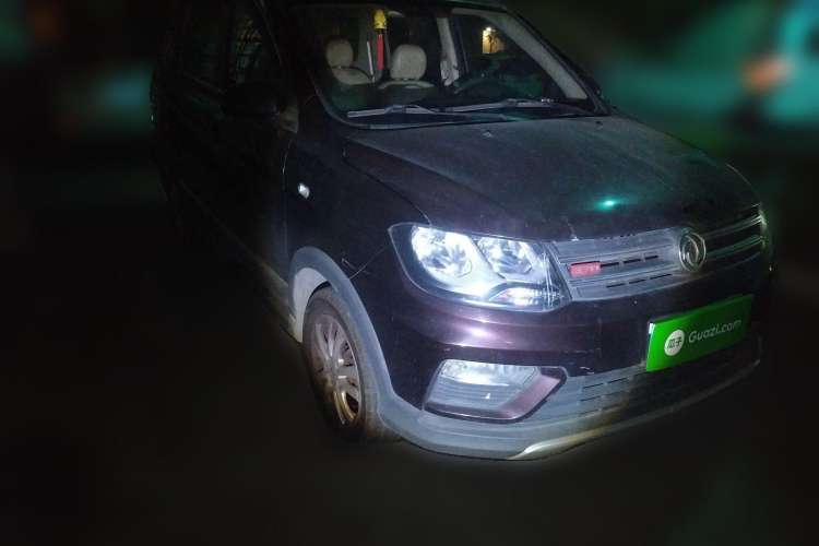 Used Dongfeng Fengon 370 2016 1.5L Manual Standard Edition SFG15-05 7 Seats Front Right 45 Deg